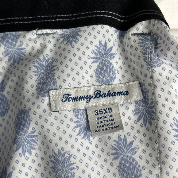 Tommy Bahama Men's On Par Vine Line IslandZone 9-Inch Shorts EUC - Picture 7 of 8